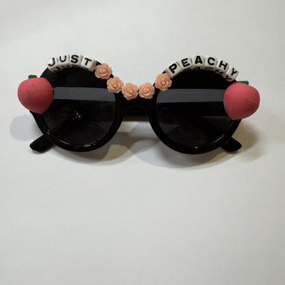 Rad + Refined Round Embellished Sunglasses - Picture 2 of 10